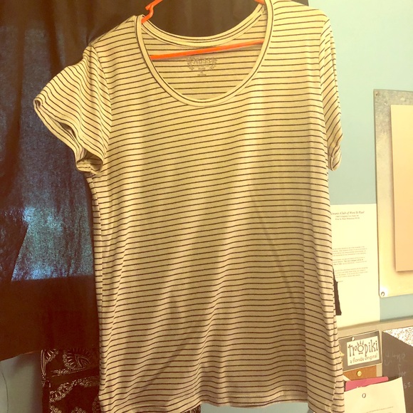 Tee-Shirt - Picture 1 of 1